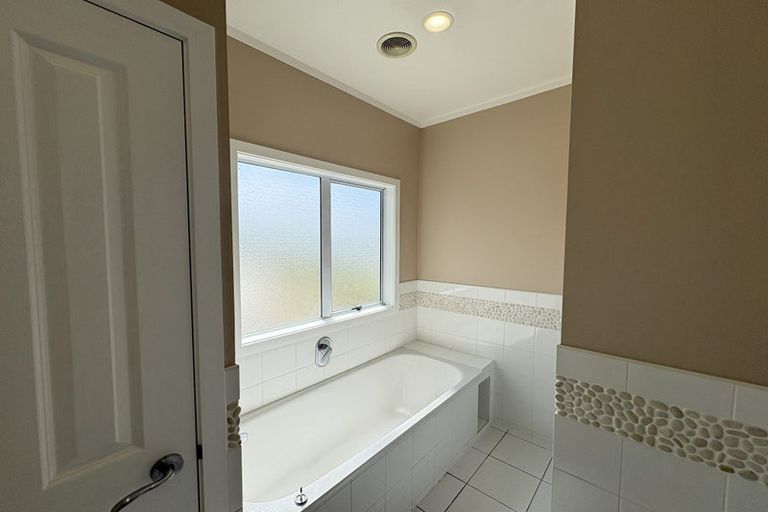 Photo of property in 619 State Highway 16, Kumeu, 0891