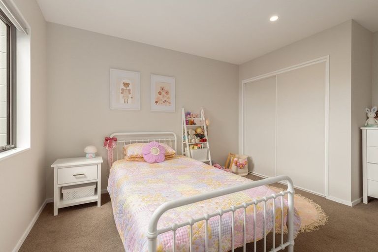 Photo of property in 74a Moncks Spur Road, Redcliffs, Christchurch, 8081