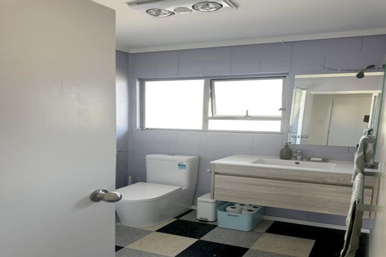 Photo of property in 7/45 Blockhouse Bay Road, Avondale, Auckland, 1026