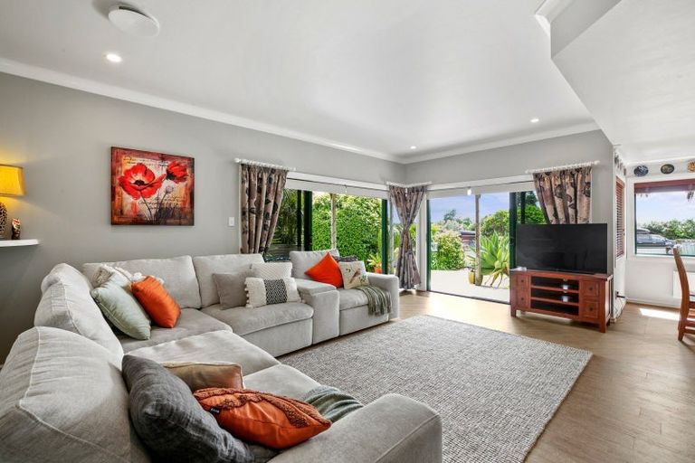 Photo of property in 128 Wairau Road, Oakura, 4314