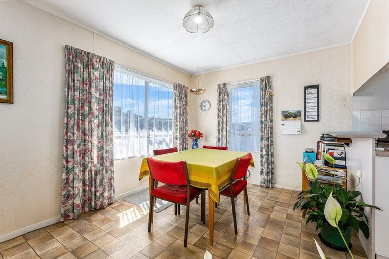 Photo of property in 21 Staithes Drive North, Whitby, Porirua, 5024