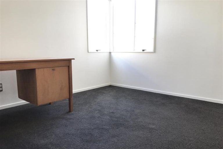 Photo of property in 1/73 Shakespeare Road, Milford, Auckland, 0620