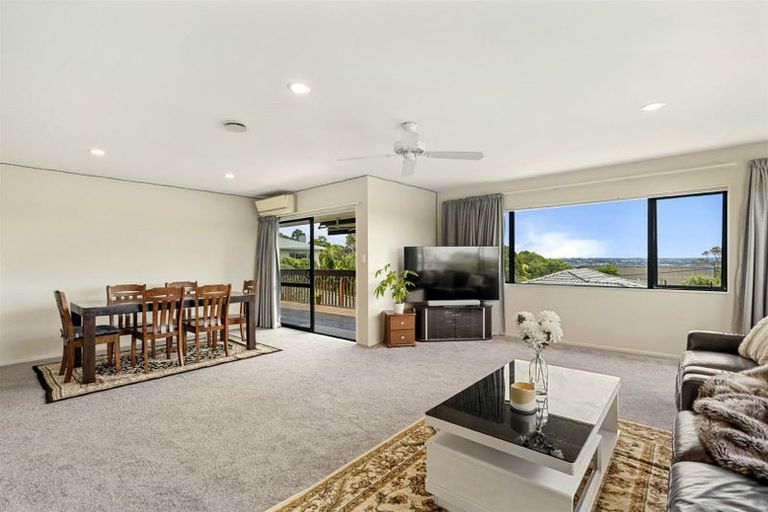 Photo of property in 8a Aeroview Drive, Beach Haven, Auckland, 0626