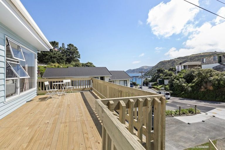 Photo of property in 1/165 Severn Street, Island Bay, Wellington, 6023