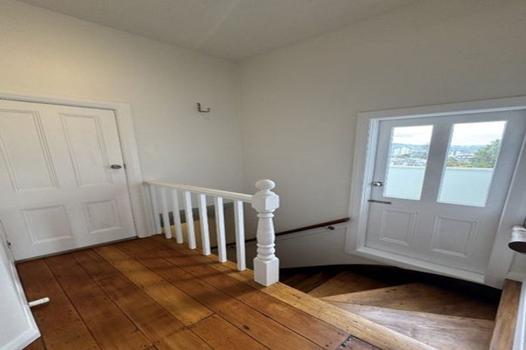 Photo of property in 77 Brougham Street, Mount Victoria, Wellington, 6011