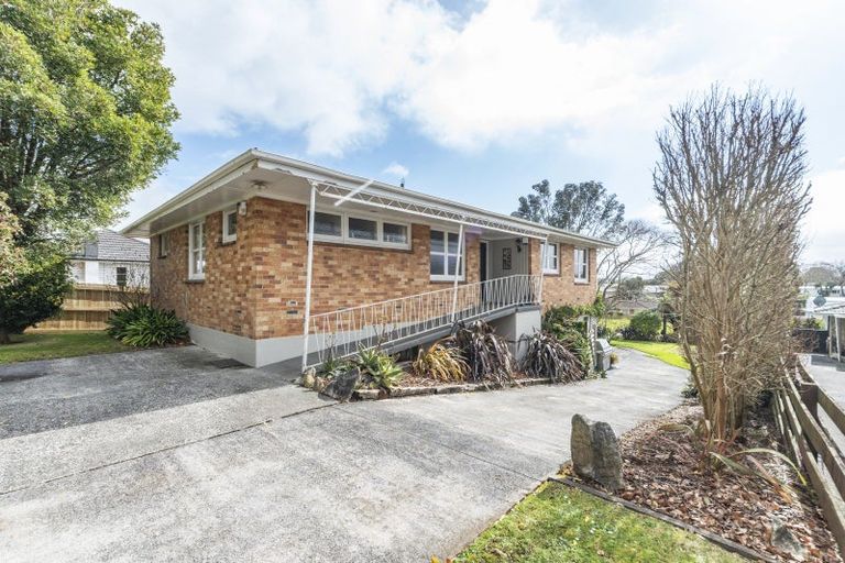 Photo of property in 16 Trentham Road, Papakura, 2110