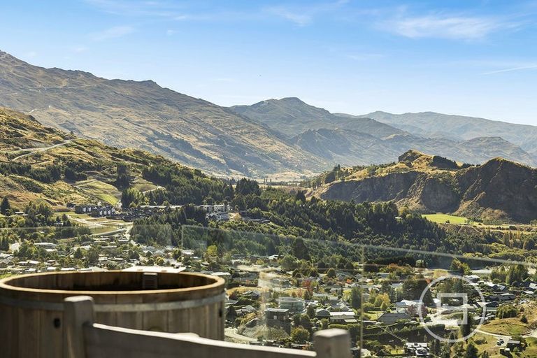 Photo of property in 12 Crows Nest Road, Arthurs Point, Queenstown, 9371