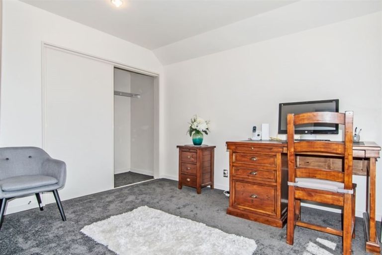 Photo of property in 1 Trist Place, Edgeware, Christchurch, 8013