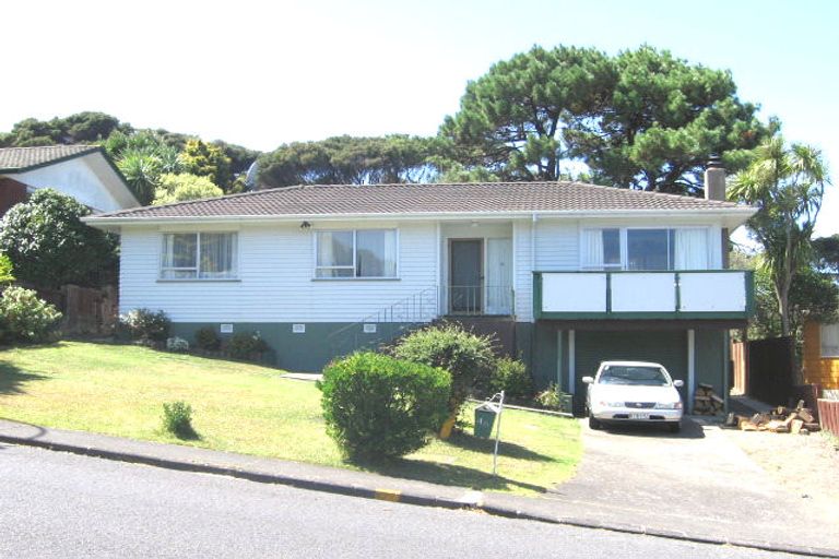 Photo of property in 46 Easton Park Parade, Glenfield, Auckland, 0629