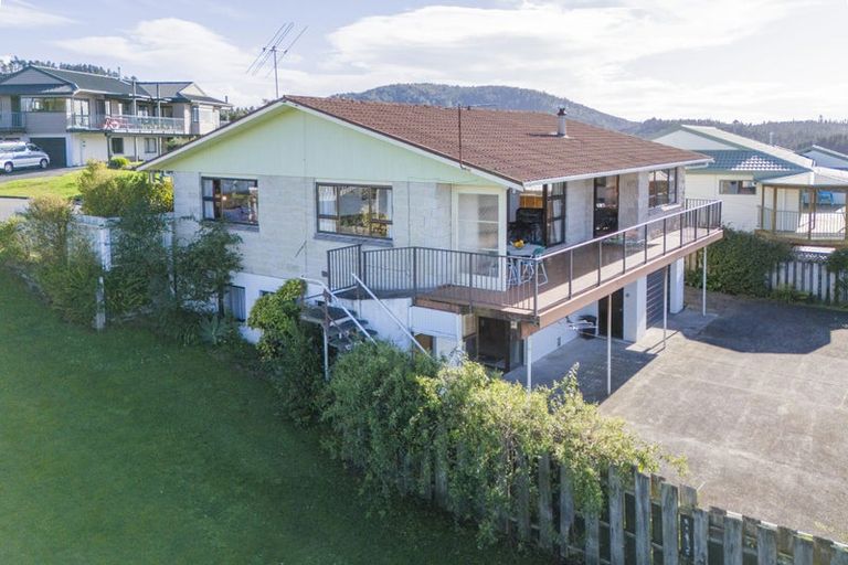 Photo of property in 9 Landel Place, Whitianga, 3510