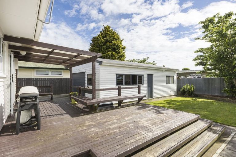 Photo of property in 4 Tingey Place, Awapuni, Palmerston North, 4412