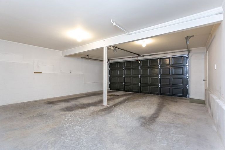 Photo of property in 5 Titchener Street, New Lynn, Auckland, 0600