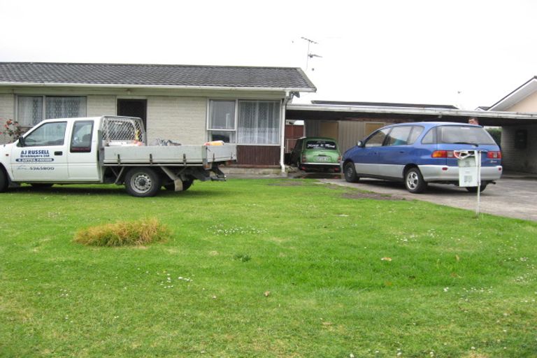 Photo of property in 2/76 Wallace Road, Mangere Bridge, Auckland, 2022