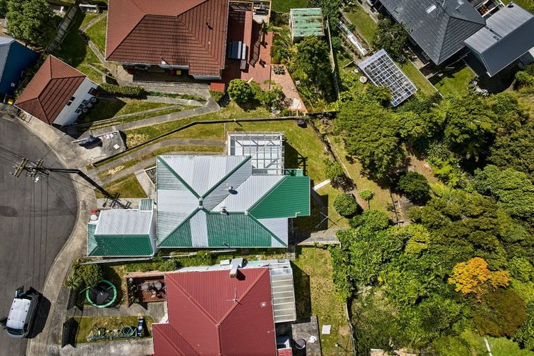 Photo of property in 10 Carleton Terrace, Tawa, Wellington, 5028