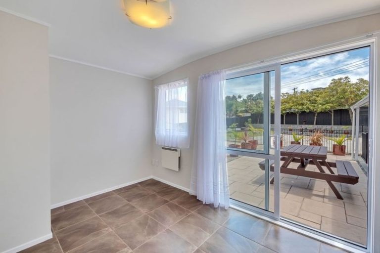 Photo of property in 267 Vipond Road, Stanmore Bay, Whangaparaoa, 0932