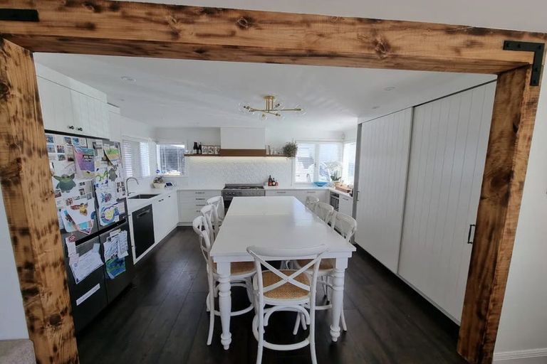 Photo of property in 1047 Whangaparaoa Road, Tindalls Beach, Whangaparaoa, 0930
