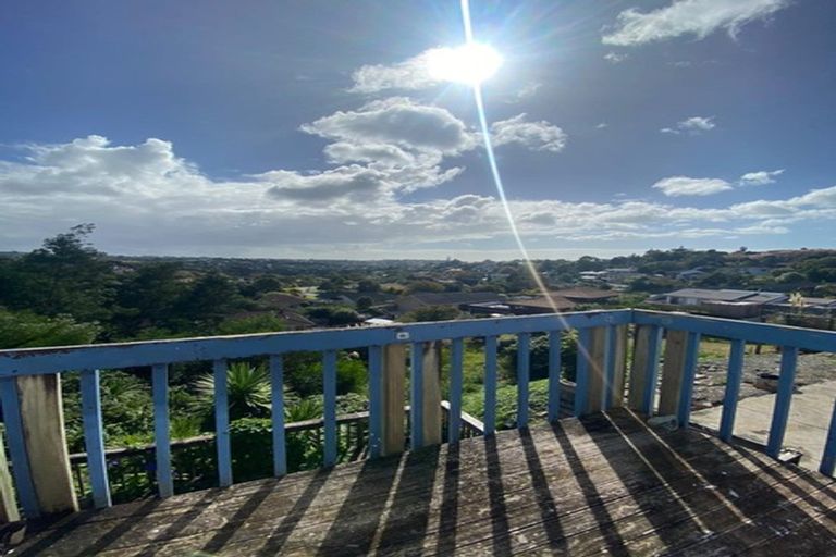 Photo of property in 579 East Coast Road, Browns Bay, Auckland, 0630