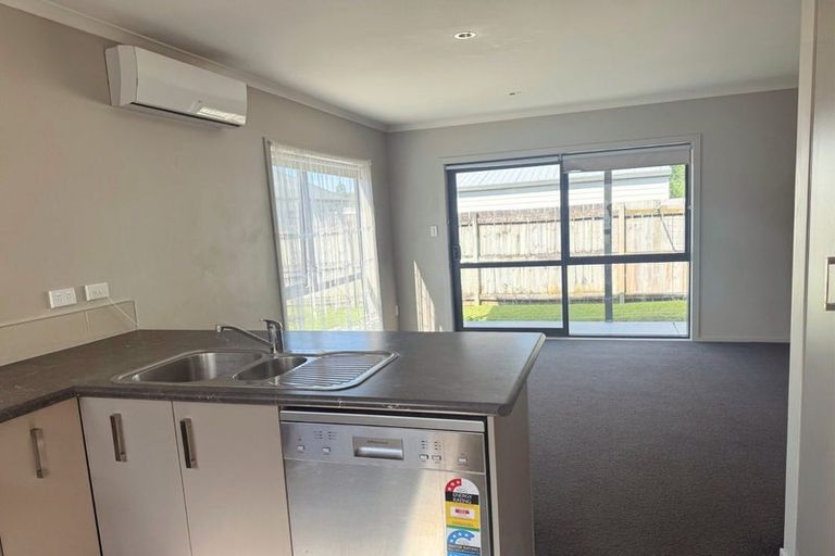 Photo of property in 8 Sare Crescent, Fairfield, Hamilton, 3214