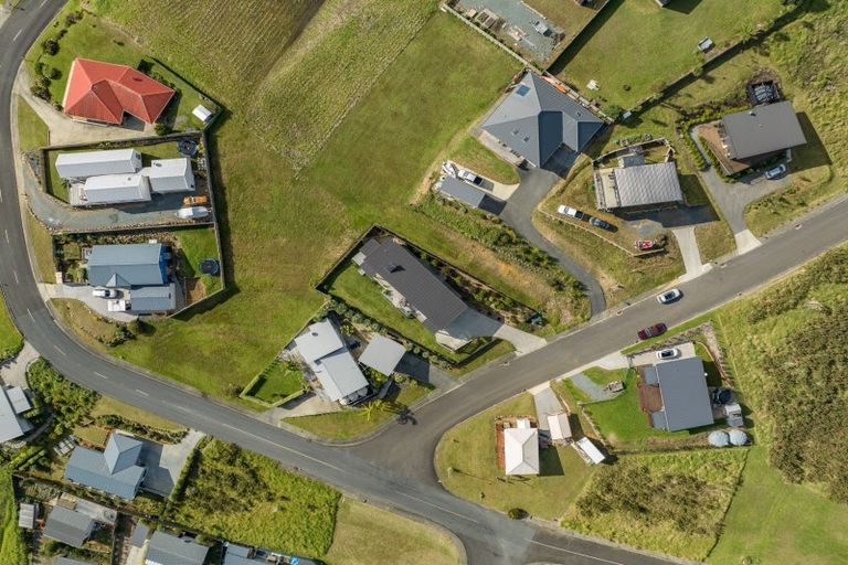 Photo of property in 4 Freyja Crescent, Coopers Beach, 0420