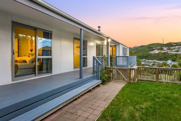Photo of property in 8 Tatum Way, Johnsonville, Wellington, 6037