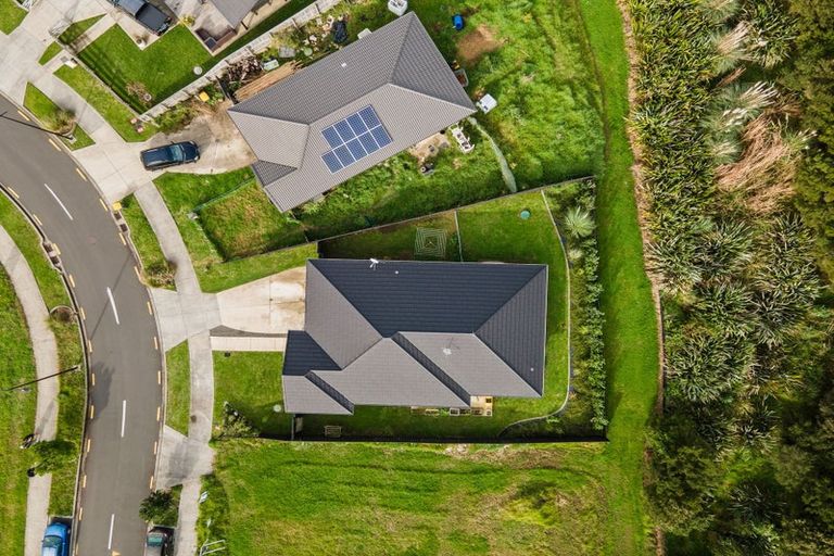Photo of property in 19 Tahuna Minhinnick Drive, Glenbrook, Waiuku, 2681