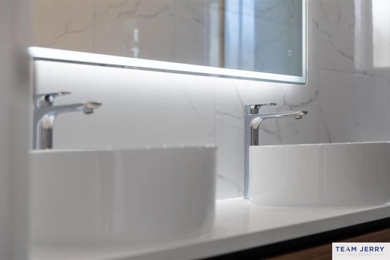 Photo of property in 5 Rarangi Mai Lane, Karaka, 2113