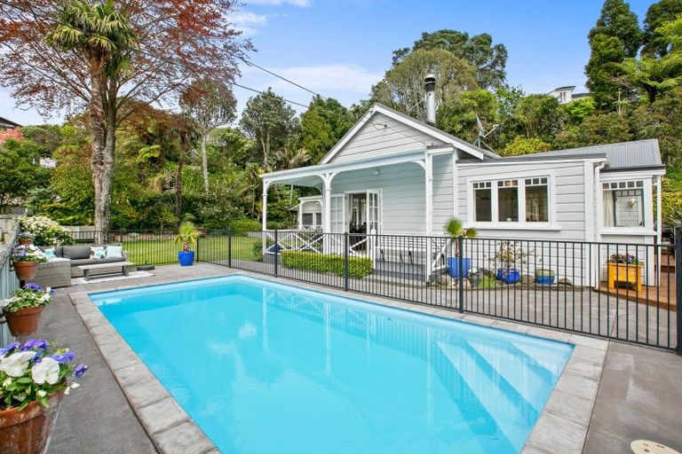 Photo of property in 24a Bracken Street, New Plymouth, 4310