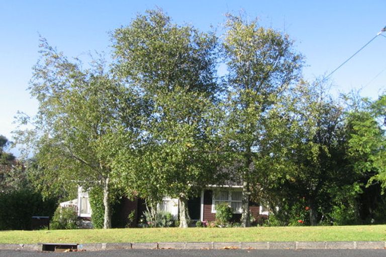 Photo of property in 37 Tui Glen Road, Birkenhead, Auckland, 0626