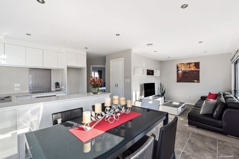 Photo of property in 17 Manor Park, Sunnyhills, Auckland, 2010