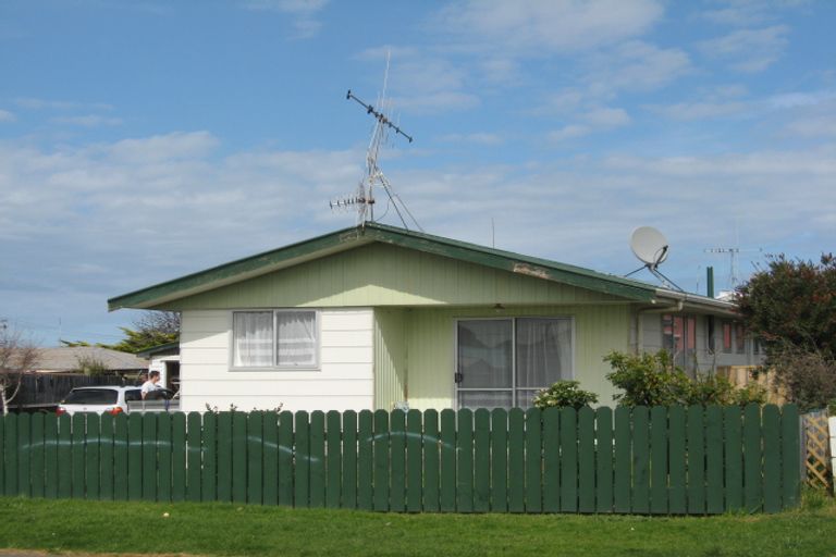 Photo of property in 46 Tongariro Street, Castlecliff, Whanganui, 4501