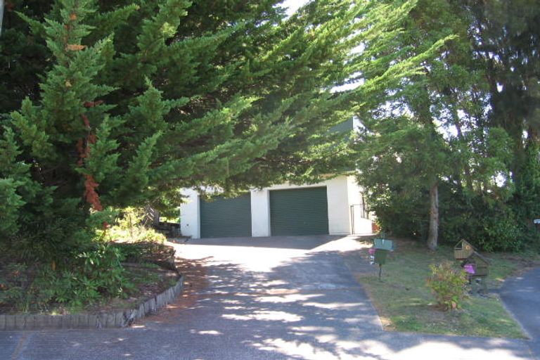 Photo of property in 12 Naviti Place, Browns Bay, Auckland, 0630