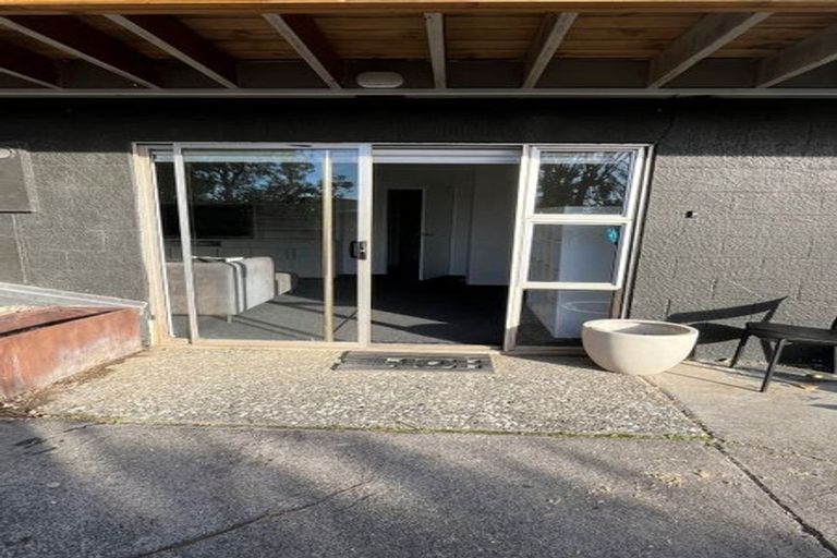 Photo of property in 1/3 Nickleby Place, Mellons Bay, Auckland, 2014