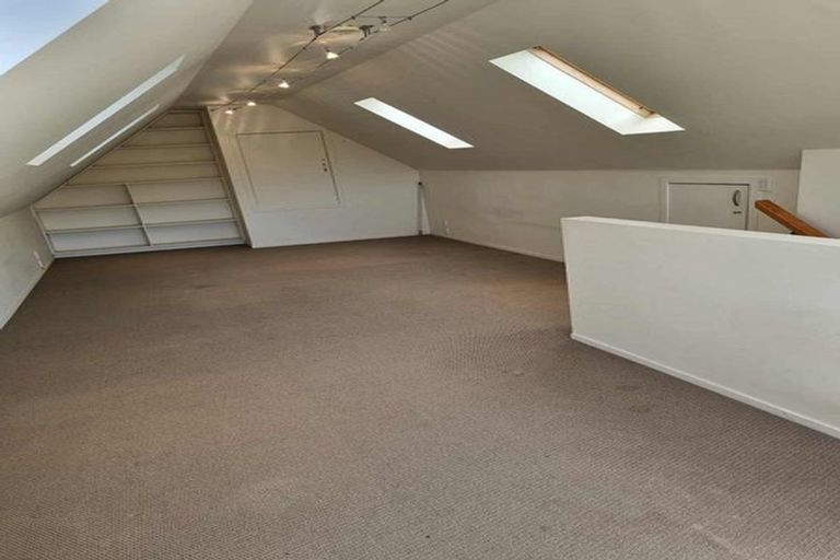 Photo of property in 10 Swadel Way, Karori, Wellington, 6012