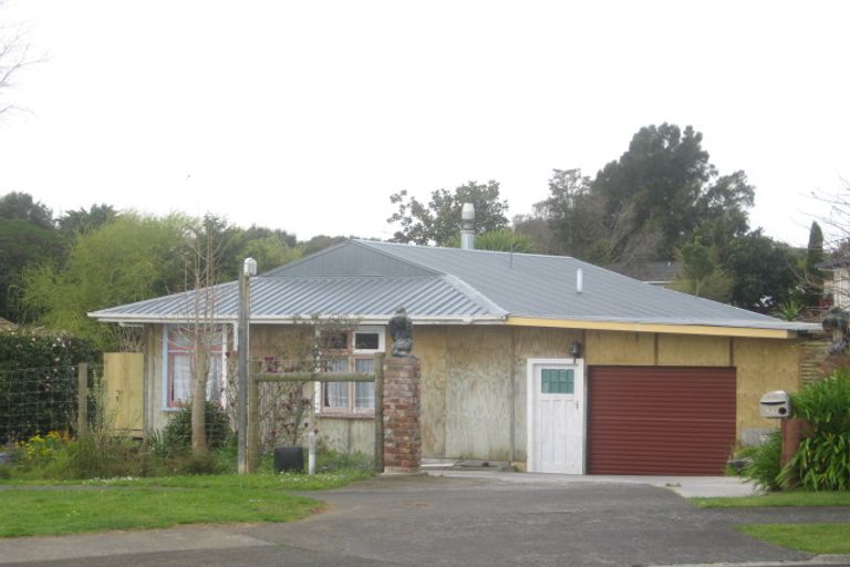 Photo of property in 13 Hamua Place, Waitara, 4320