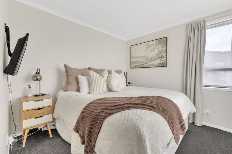 Photo of property in 9 Discovery Place, Marfell, New Plymouth, 4310