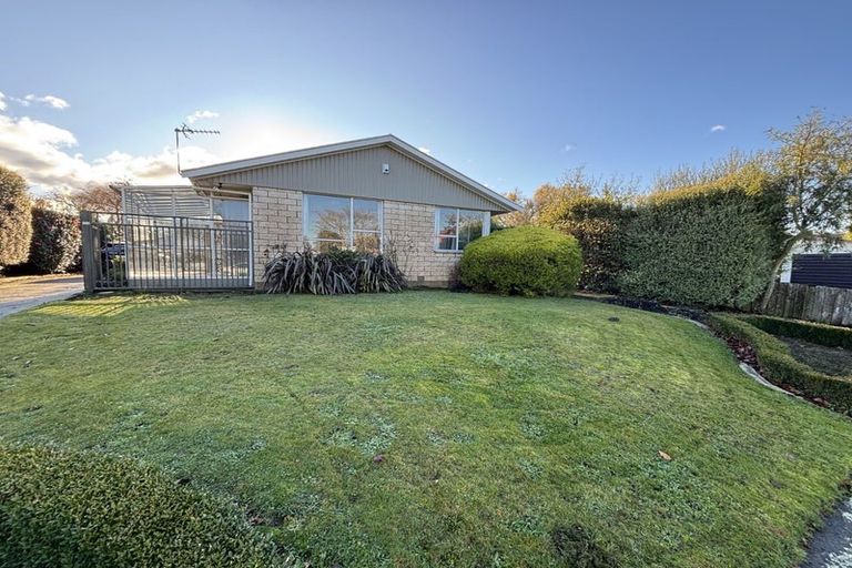 Photo of property in 62 Warren Crescent, Hillmorton, Christchurch, 8025