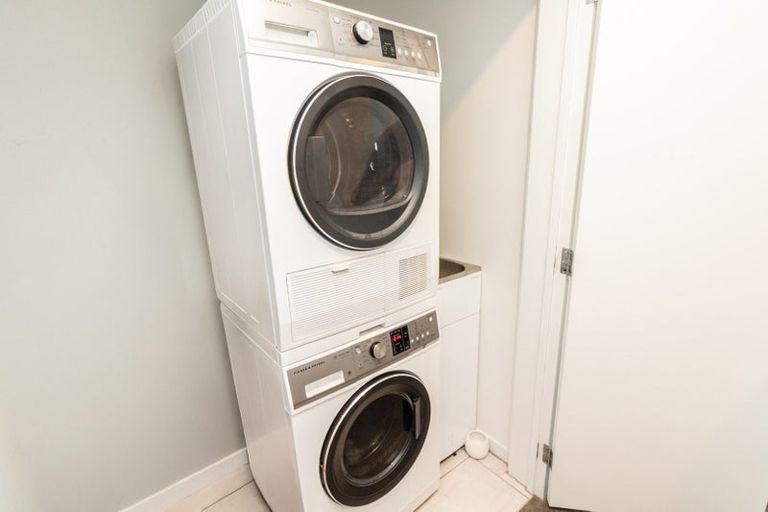 Photo of property in Pinnacle Apartments, E903/160 Victoria Street, Te Aro, Wellington, 6011