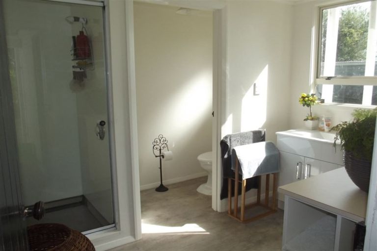 Photo of property in 429 Timaru Road, Waimate, 7978