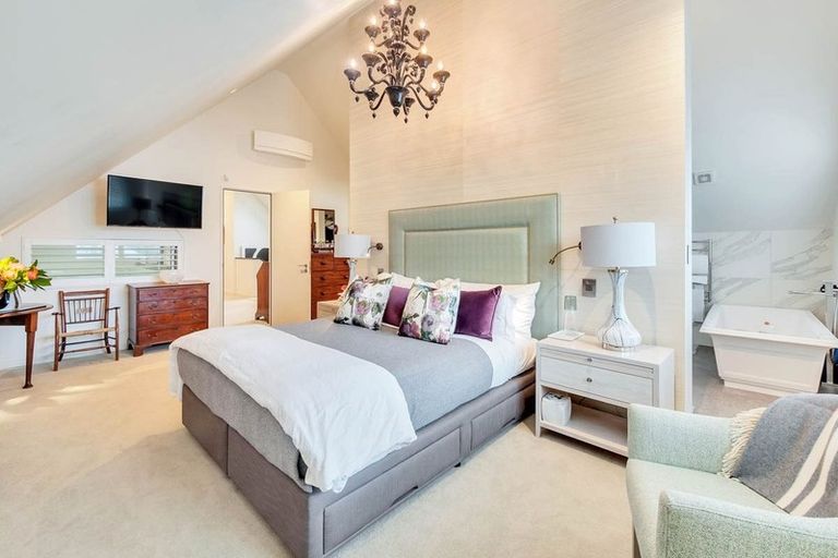 Photo of property in 48 Gladstone Road, Parnell, Auckland, 1052