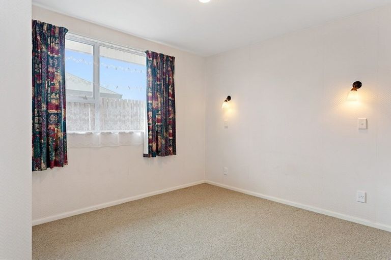 Photo of property in 28 Seadown Crescent, Amberley, 7410