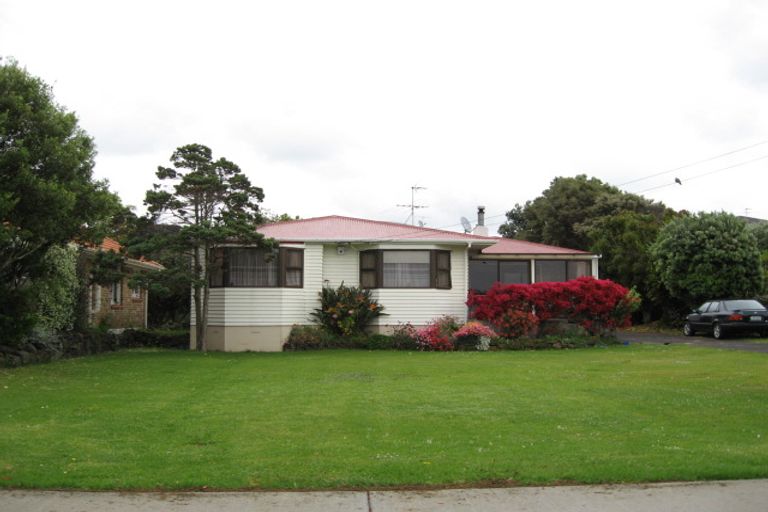 Photo of property in 52 Kiwi Esplanade, Mangere Bridge, Auckland, 2022
