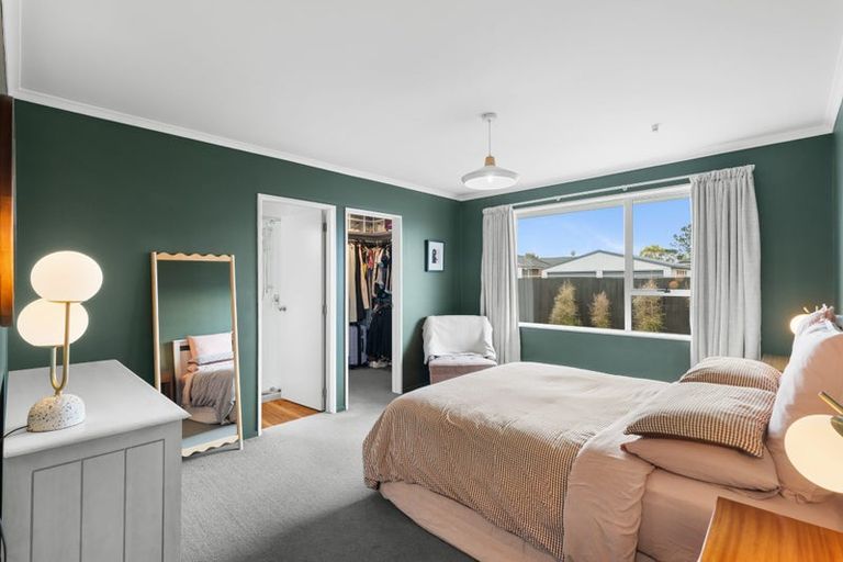 Photo of property in 2/123 Gilberthorpes Road, Hei Hei, Christchurch, 8042