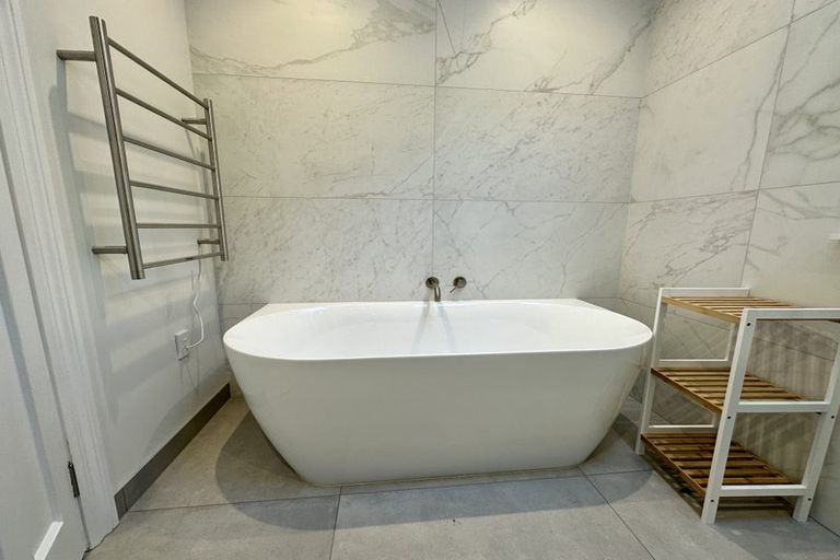 Photo of property in 163 Marine Parade, Seatoun, Wellington, 6022