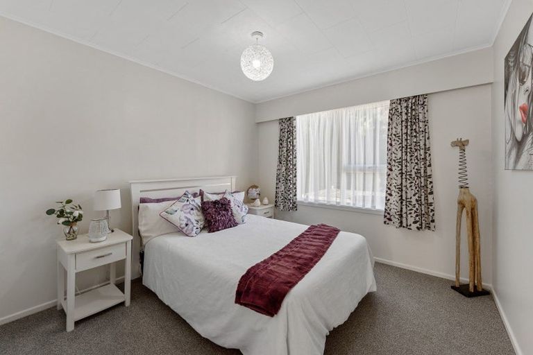 Photo of property in 37 Holland Street, Wainuiomata, Lower Hutt, 5014