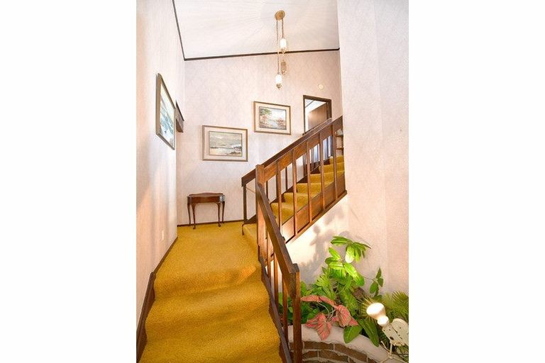 Photo of property in 47 Stapleford Crescent, Browns Bay, Auckland, 0630