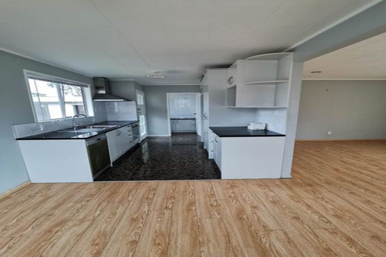 Photo of property in 14 Tango Place, Henderson, Auckland, 0610
