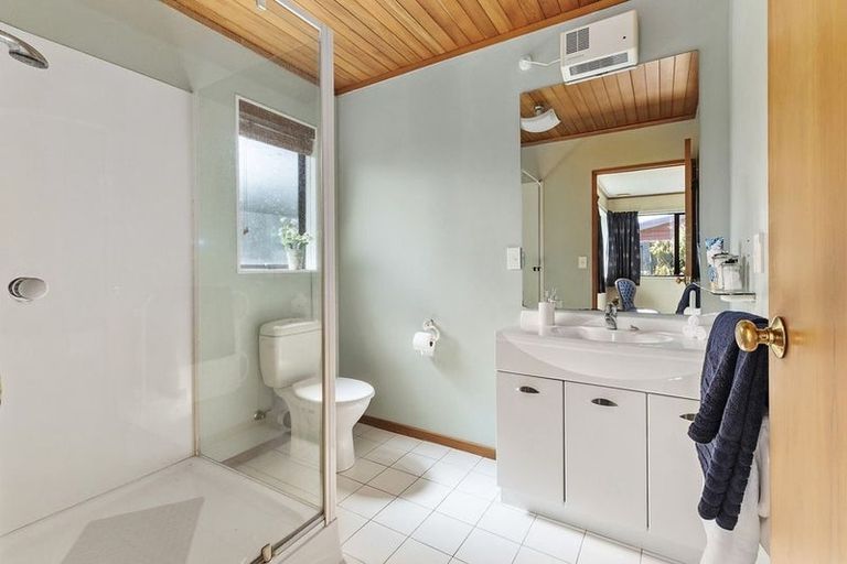 Photo of property in 31 Gurkha Crescent, Khandallah, Wellington, 6035