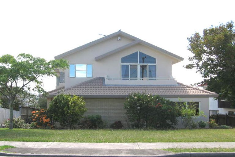 Photo of property in 2/8 Ridge Road, Waiake, Auckland, 0630