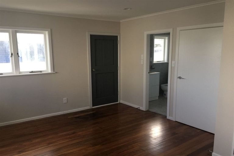 Photo of property in 92 Swanson Road, Henderson, Auckland, 0610