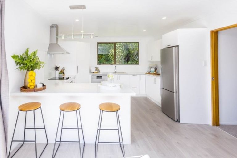 Photo of property in 8 Chichester Drive, Pinehaven, Upper Hutt, 5019